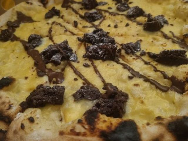 two-tozzers-pizza (40)-kireth-ai